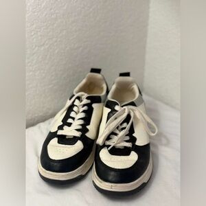 No Boundaries Women’s Black and White Retro Low-Top Lace Up Sneakers Size 10
